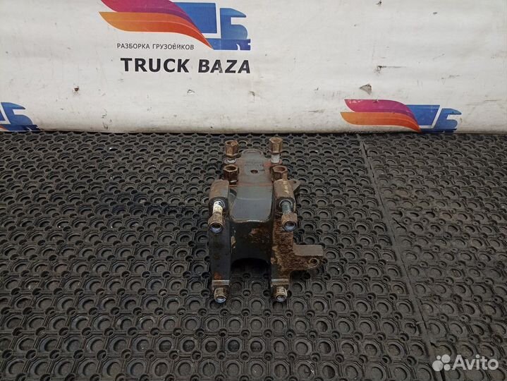 Кронштейн пневморессоры передний правый