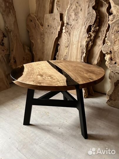 Стол из эпоксидной смолы и слэба карагач дуб