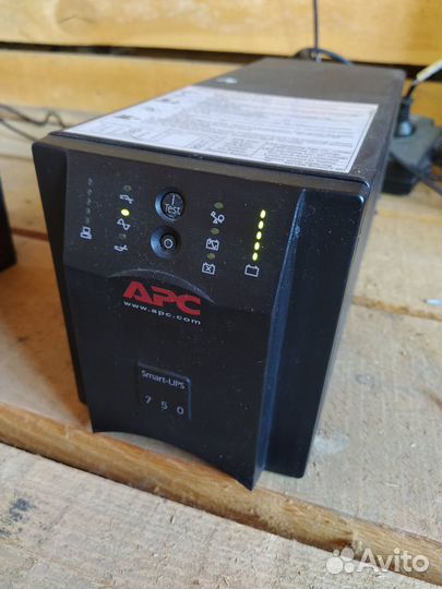 Ибп APC Smart-UPS 750