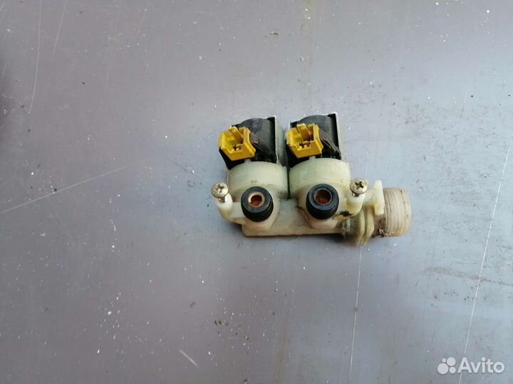 Стиральная машина Ariston AVL 100P