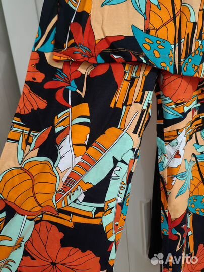 Костюм брючный новый