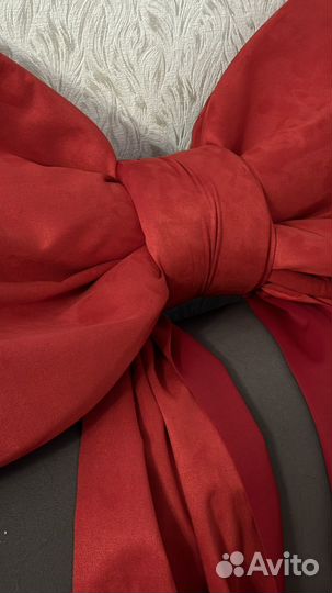 Красный бант на елку