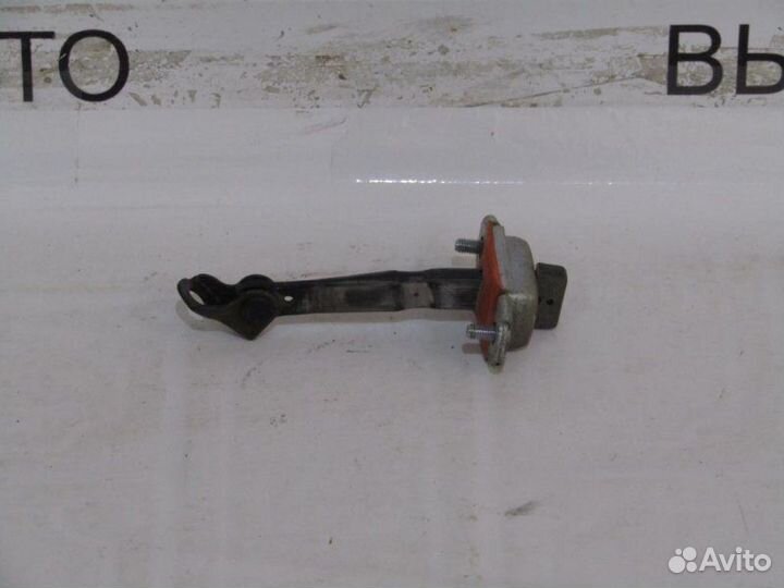 Ограничитель двери задней левой. Kia Sportage SL