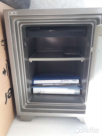 Сейф металлический