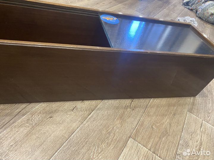 Полка книжная из массива