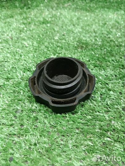 Крышка маслозаливной горловины Nexia (94-14) / Lacetti (02-13) / Aveo (03-12) / Cruze (09-16) б-у (а