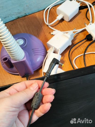 Ноутбук samsung бу работает, на запчасти