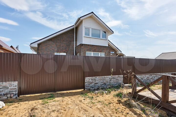 Дом 159,8 м² на участке 7,5 сот.