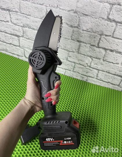 Аккумуляторная цепная пила - сучкорез / новая