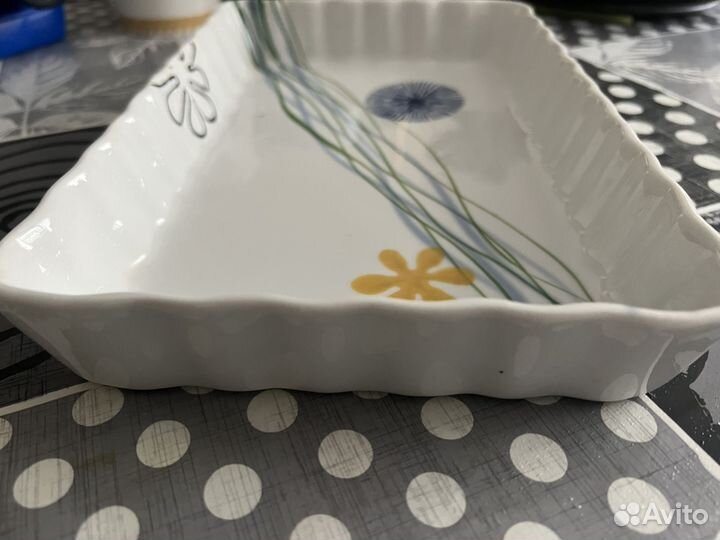 Фарфор посуда.пиялы и лоток