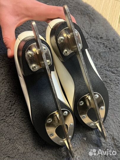 Коньки фигурные botas 37