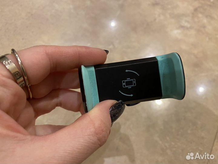 Автодержатель для смартфона панель решетку новый