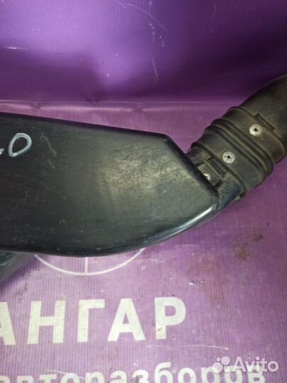 Воздухозаборник Mitsubishi Outlander Xl