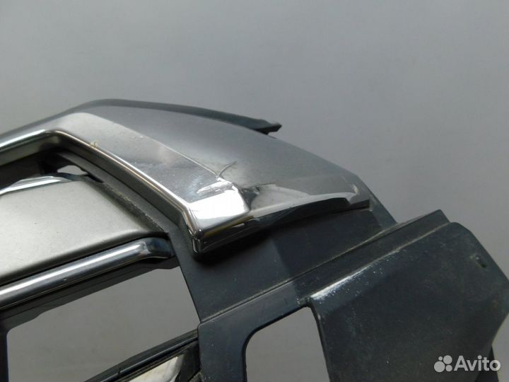 Решетка радиатора Land Cruiser (200) (96022)