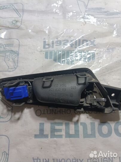 Ручка двери передняя левая VW Passat b6