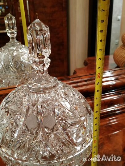 Хрустальная конфетница (Бомбоньерка)