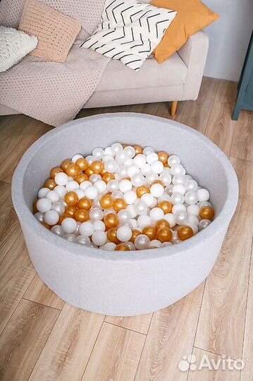 Сухой бассейн 100/40 новый без шариков
