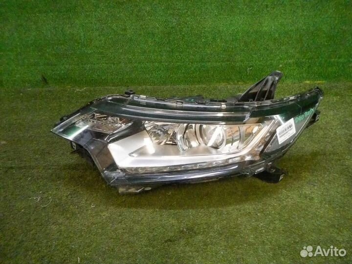Фара левая Mitsubishi Outlander 3 (2015-н.в.) гало