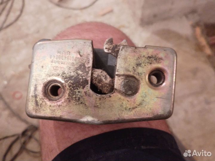 Замок двери T4 Volkswagen