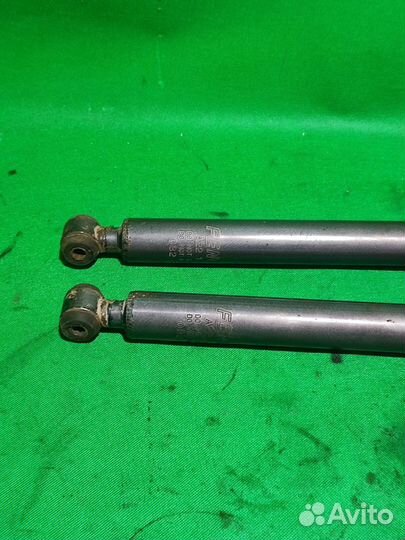 Амортизаторы задние Mercedes-Benz w124/w202