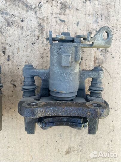 Суппорт задний правый Renault Megane 3