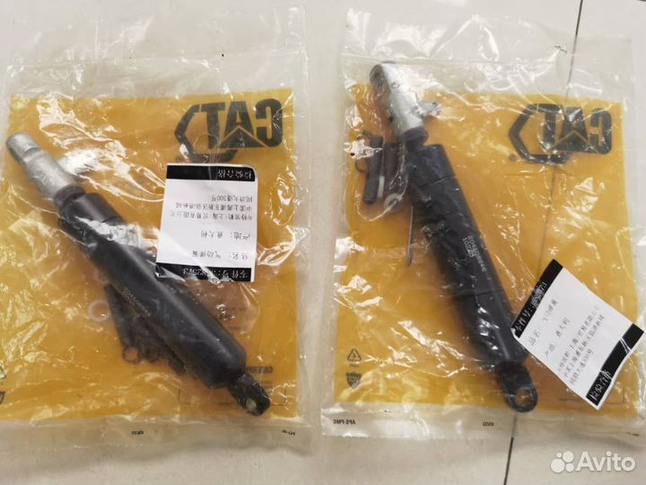 Амортизатор цилиндр рулевой CAT 3582573