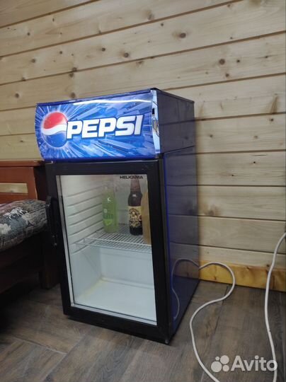 Мини холодильник Helkama со стеклянной дверью