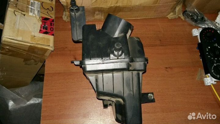 Корпус воздушного фильтра Ниссан Кашкай J10 16500J