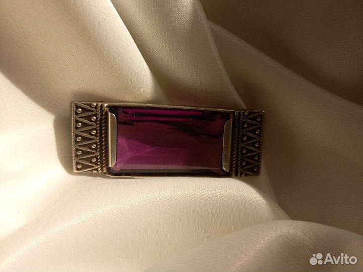 Старинная серебряная брошь с аметистом