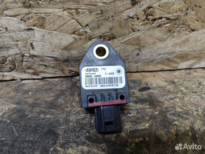 Датчик удара Kia Ceed JD