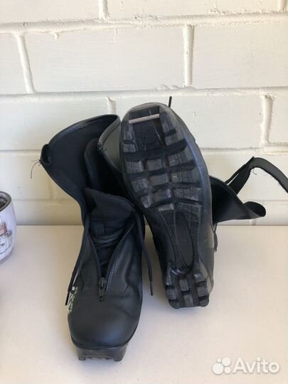 Лыжные ботинки