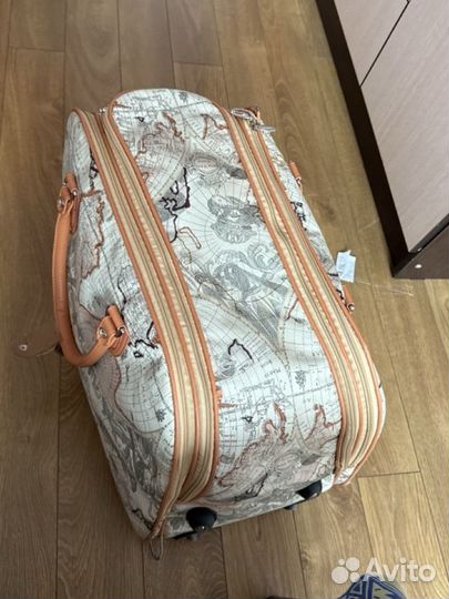 Сумка дорожная с вещами