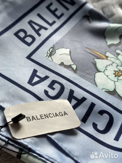 Палантин balenciaga