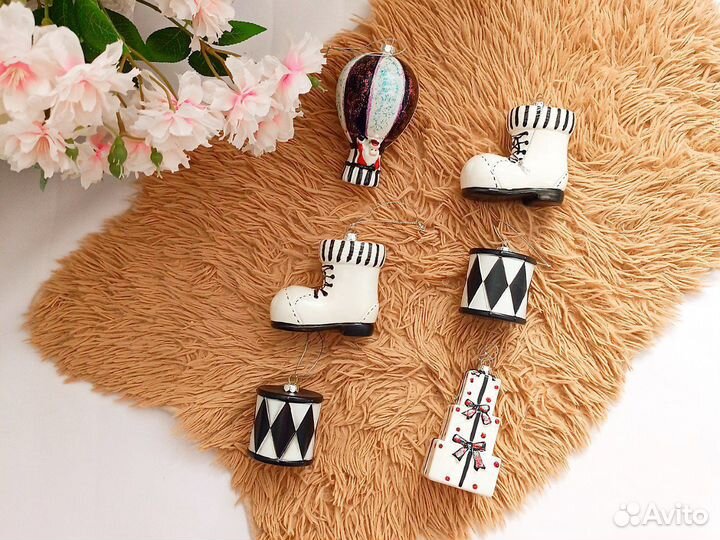 Новогодние игрушки в стиле Маккензи