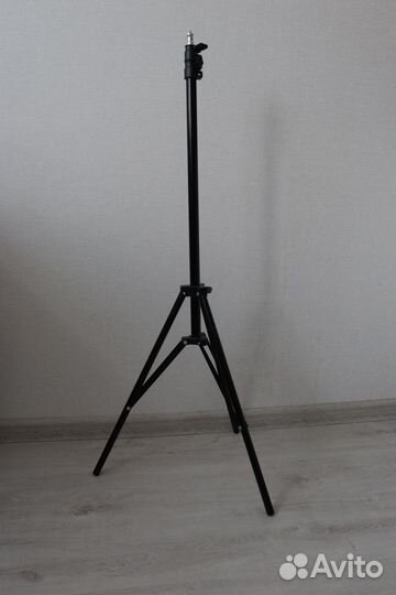 Кольцевая лампа со штативом