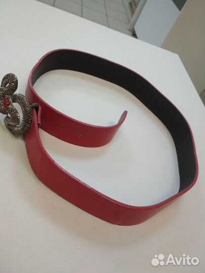 Ремень, пряжка, змея