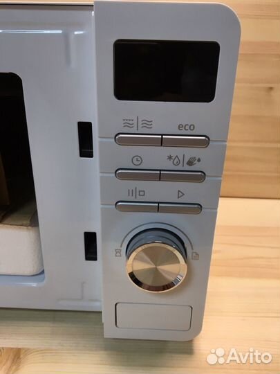 Микроволновая печь Gorenje MO20A4W новая