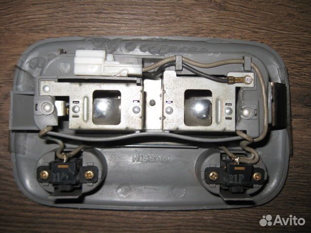 Плафон салонный Nissan Primera P10 (1990–1996)