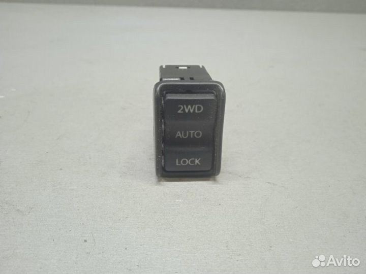 Кнопка включения полного привода Suzuki Sx4