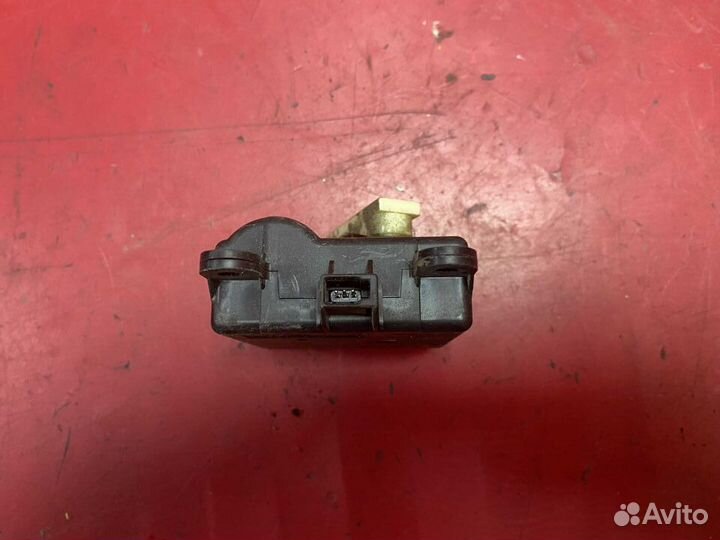 Моторчик заслонки отопителя 2R75030840 Maxima A33