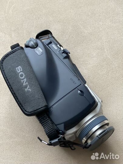 Видеокамера Sony DCR-trv16e
