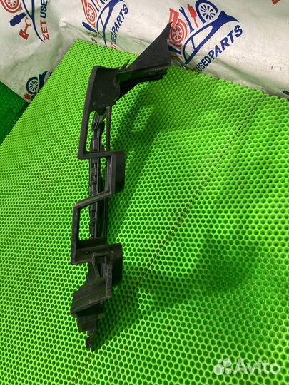 Кронштейн бампера задний левый Volkswagen Touareg