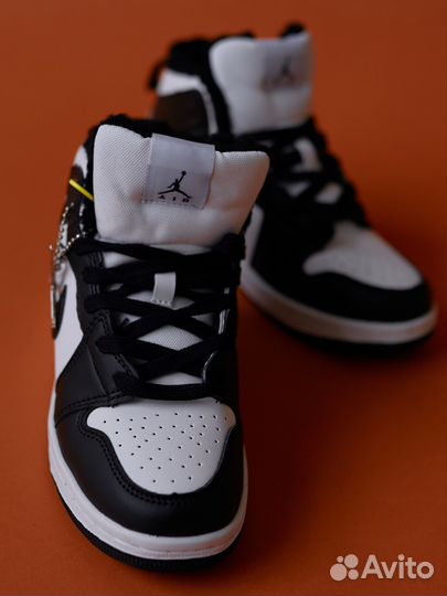 Кроссовки детские nike зима