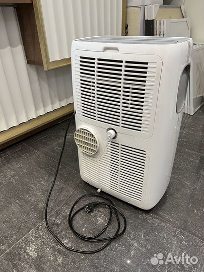 Кондиционер мобильный Electrolux eacm-11 cl/n3