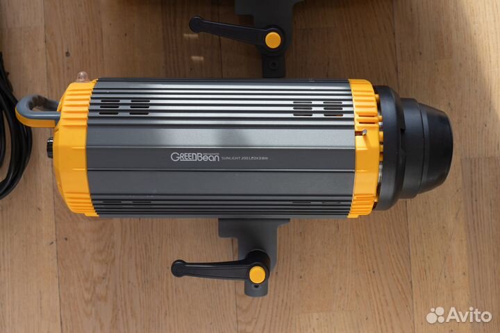 Осветитель GreenBean SunLight 200 ledx3 BW