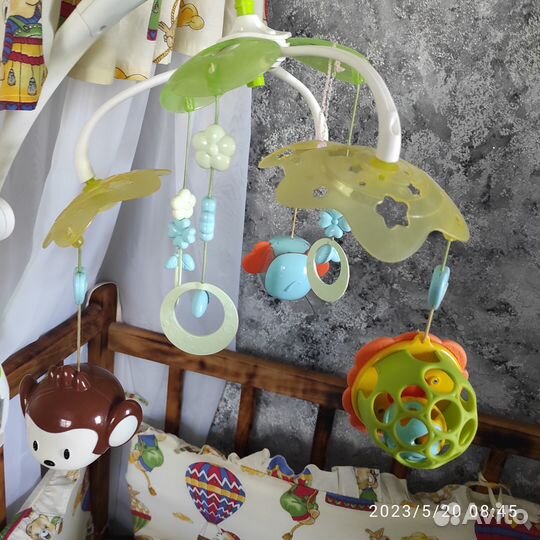 Карусель на кроватку