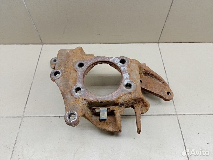 Кулак поворотный задний левый Kuga 2008-2012