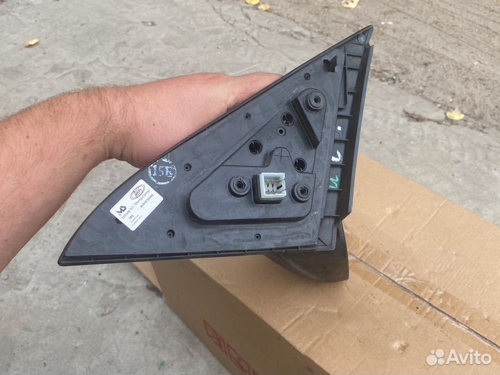 Веста правое зеркало оригинал