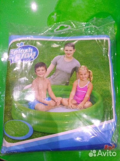 Детский надувной бассейн