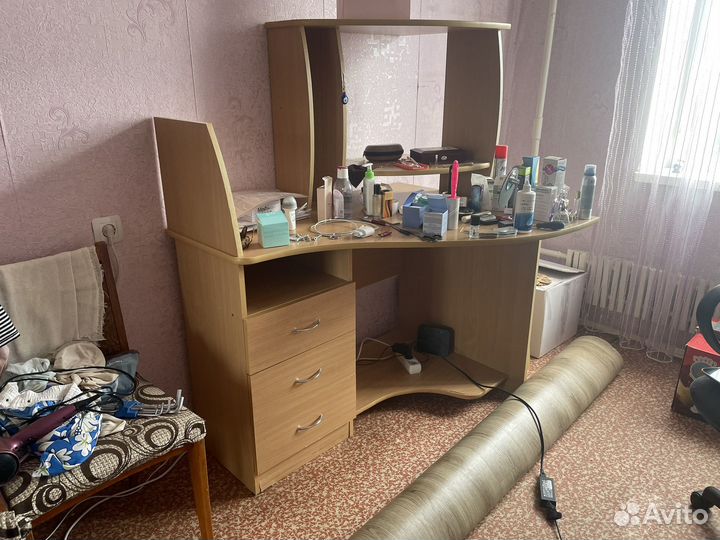 Продам компьютерный стол